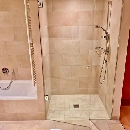 Amadeus - Whirlpool-suite Oder Design-suite - Bademantelgang - Wellness Am An- Und Abreisetag Ganztaegig Inklusive - Adults Only * Bad Waltersdorf