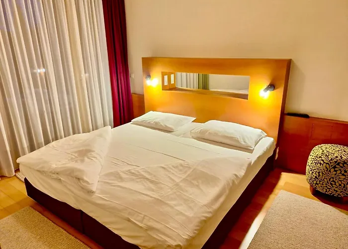 Whirlpool-suite Amadeus - Weitblick - Golf & Wellness - Direkter Bademantelgang - Adults Only Apartment *