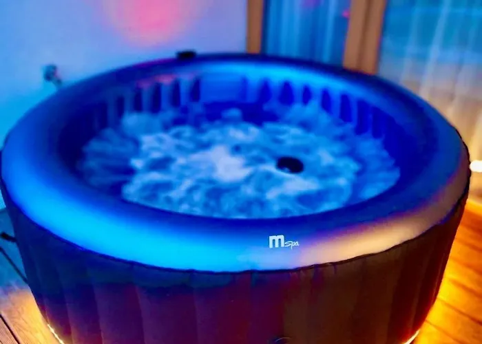 Whirlpool-suite Amadeus - Weitblick - Golf & Wellness - Direkter Bademantelgang - Adults Only Apartment Bad Waltersdorf